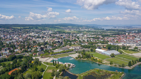 Luftaufnahme Bodensee Richtung Kreuzlingen Kreuzlingen Luftaufnahme Richtung Stadt