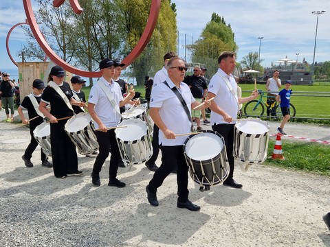 Auftakt zum VeloPicknick mit den Tambouren 